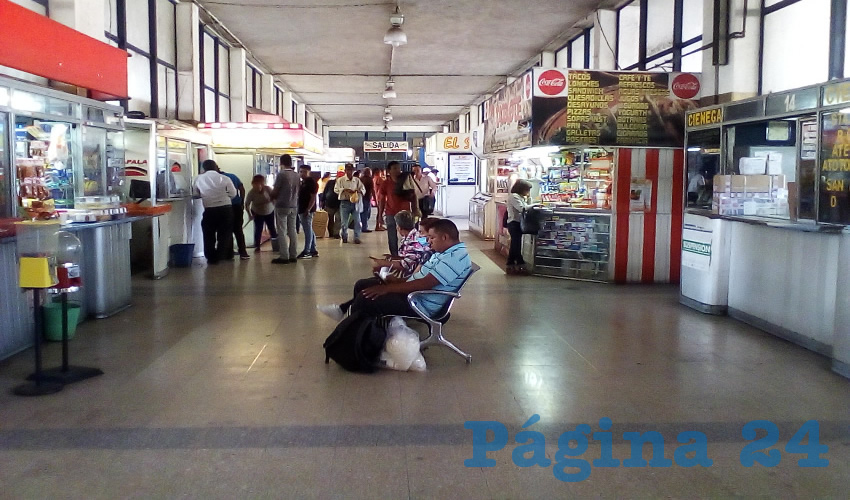 Para entrar a la central vieja se pagan 50 centavos y lo que todos los que entran al sitio se preguntan es a dónde se va este dinero si el lugar es una desgracia y no lo han remodelado en años/Fotos: Francisco Tapia 
