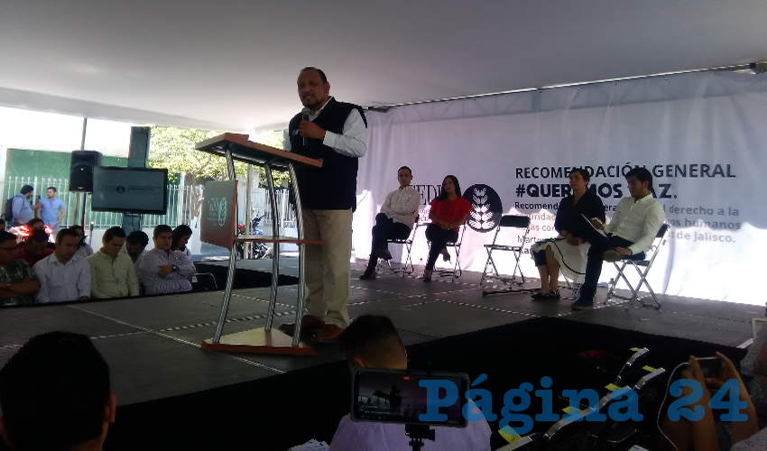 Tras recalcar que existe una crisis de inseguridad en Jalisco, Alfonso Hernández Barrón, presidente de la CEDHJ, emitió una macrorrecomendación al gobierno estatal, donde exige acciones contundentes para garantizar el “derecho a vivir en paz y a que se garantice nuestra integridad física y seguridad personal”/Foto: Elizabeth Ríos Chavarría 
