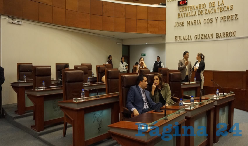 El dictamen fue presentado ante el pleno del Congreso del Estado, por la comisión legislativa de Presupuesto y Cuenta Pública, encargada de realizar el registro, y recibir las solicitudes para integrar este cargo, dictamen que fue aprobado por unanimidad. (Foto: Merari Martínez Castro)