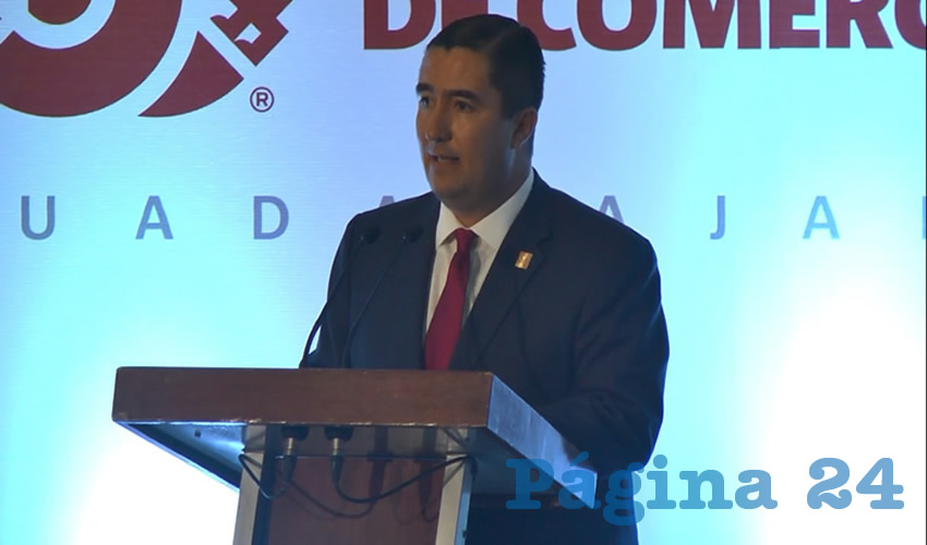 En su toma de protesta como nuevo presidente de la Canaco Guadalajara, Xavier Orendáin llamó a las autoridades: a una mayor coordinación, “para poder pacificar las zonas y regiones azotadas por la violencia. La seguridad de las personas y los negocios es una de las funciones básicas que justifican la existencia de todo gobierno”, remató/Foto: Francisco Andalón López 