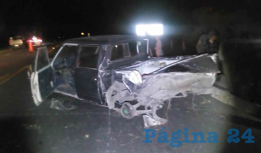 Juan Ramírez Peralta y su hijo tripulaban el vehículo Nissan