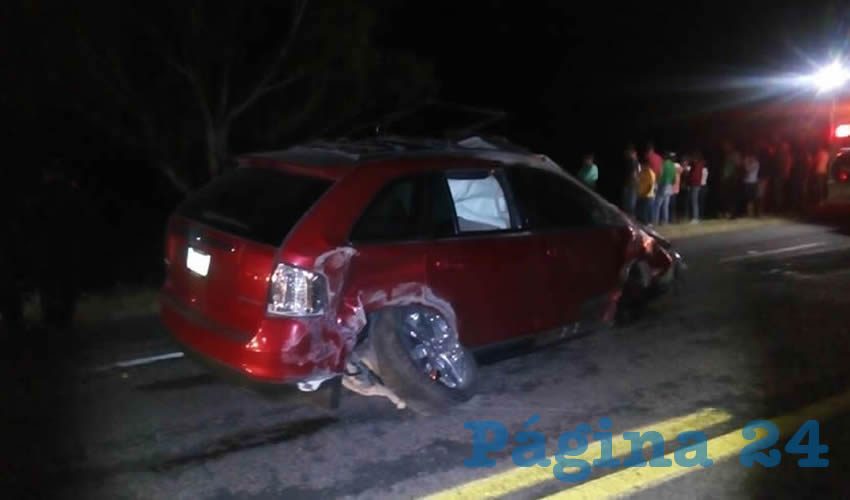 La camioneta Ford Edge, que conducía el hoy occiso, aún sin identificar