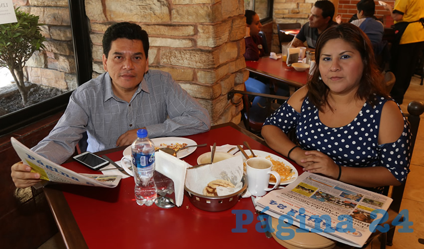 En el restaurante Las Antorchas almorzaron &Oacute;scar Barrios Ruiz y Mar&iacute;a de la Luz Espinoza Hern&aacute;ndez