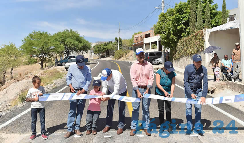 En gira de trabajo por Calvillo, el gobernador Mart&iacute;n Orozco Sandoval entreg&oacute; la rehabilitaci&oacute;n del camino entronque carretero La Rinconada-Presa de Los Serna