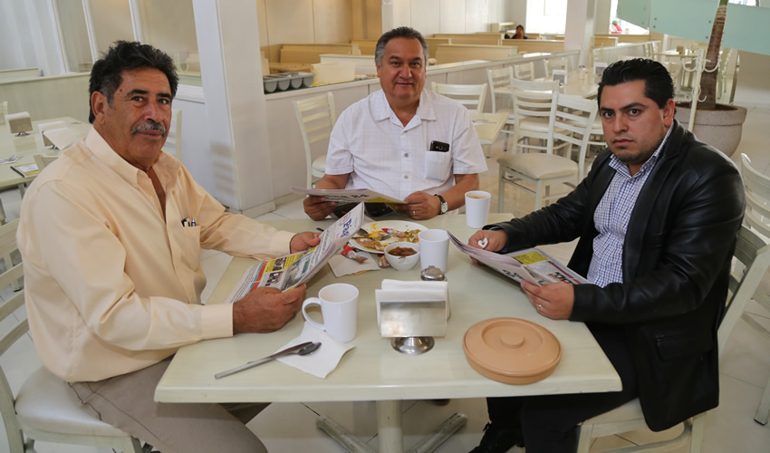 En el restaurante Del Centro almorzaron Daniel Vital Cruz, dirigente del PRD Aguascalientes; Abelardo Morales Rivas y Miguel Flores Mart&iacute;nez