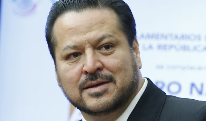 Fernando Herrera Ávila, senador de la República