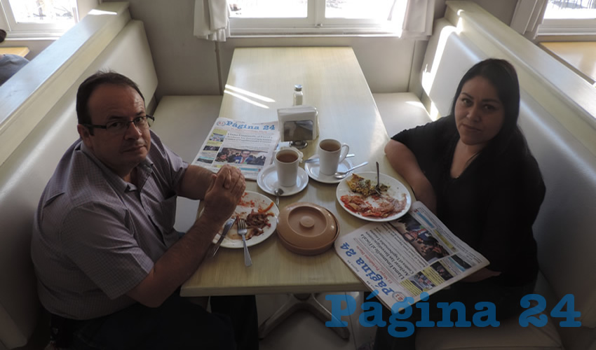 Rodolfo Femat F&eacute;lix y Olga Mar&iacute;a Y&aacute;&ntilde;ez desayunaron en el restaurante Del Centro