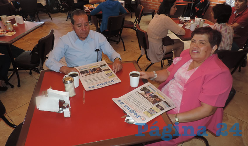 Ra&uacute;l Arellano Ibarra y Lupita Rangel compartieron el pan y la sal en el restaurante Las Antorchas