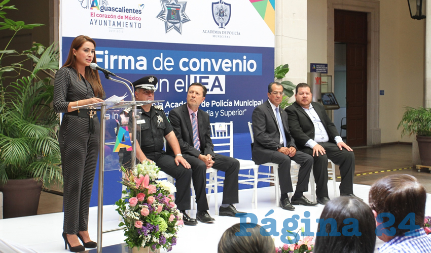 Tere Jiménez señaló que una motivación para que alguien realice su trabajo de una mejor manera es tener la posibilidad de acceder a oportunidades