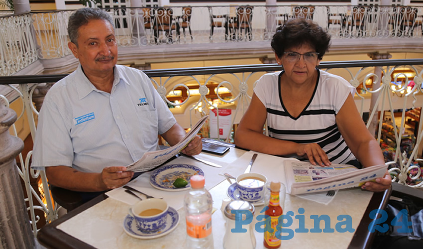 En Sanborns Francia desayunaron Agust&iacute;n Jim&eacute;nez Carrillo y Mireya de Luna de Jim&eacute;nez