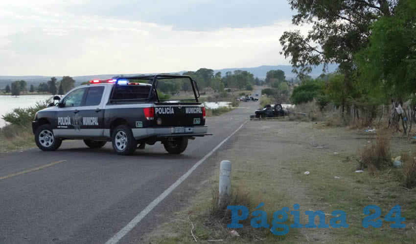 La camioneta en que se trasladaba la familia quedó aplastada