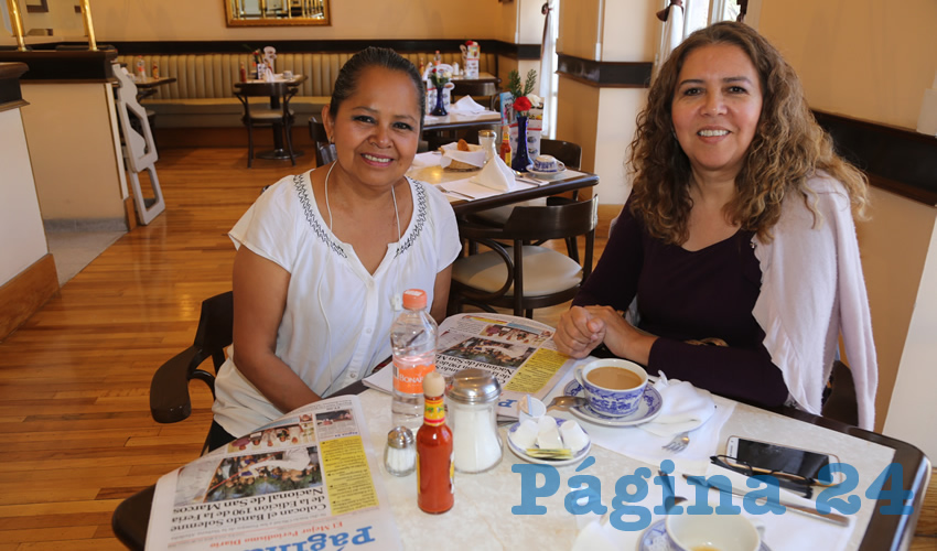 En Sanborns Francia desayunaron &Aacute;ngeles Ponce P&eacute;rez y Luz Mar&iacute;a Flores Rodr&iacute;guez