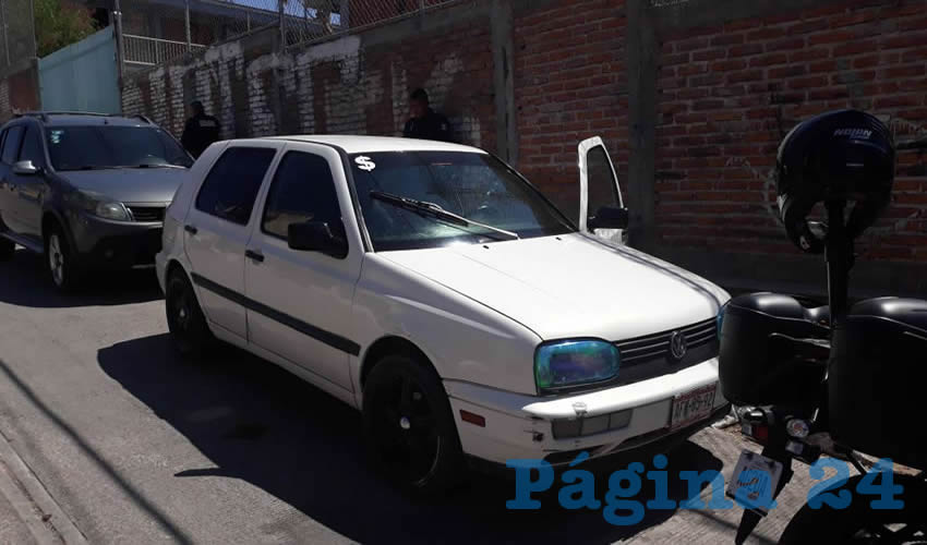 El carro Volkswagen Golf robado por “El Dientón” y “La Güera”