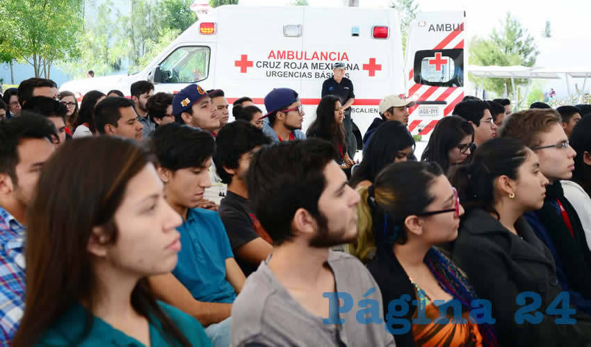 Para iniciar actividades se imparti&oacute; la conferencia magistral Indicadores de Salud en M&eacute;xico
