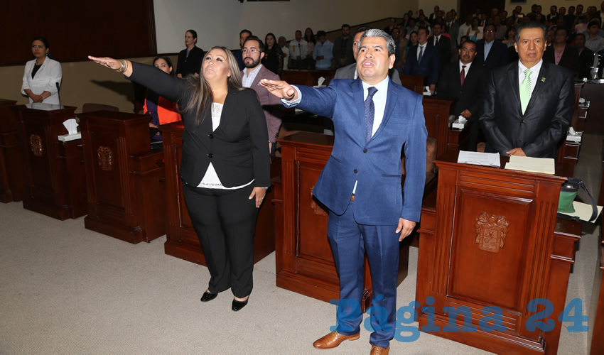 Rindieron protesta como diputados locales Argelia Salas del Hoyo y Moisés de Luna Martínez,