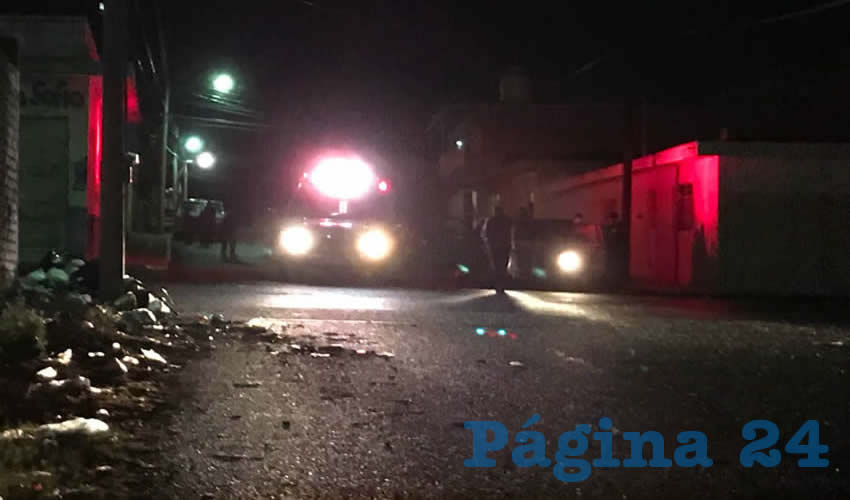 El arribo de los policías a la calle Apozol