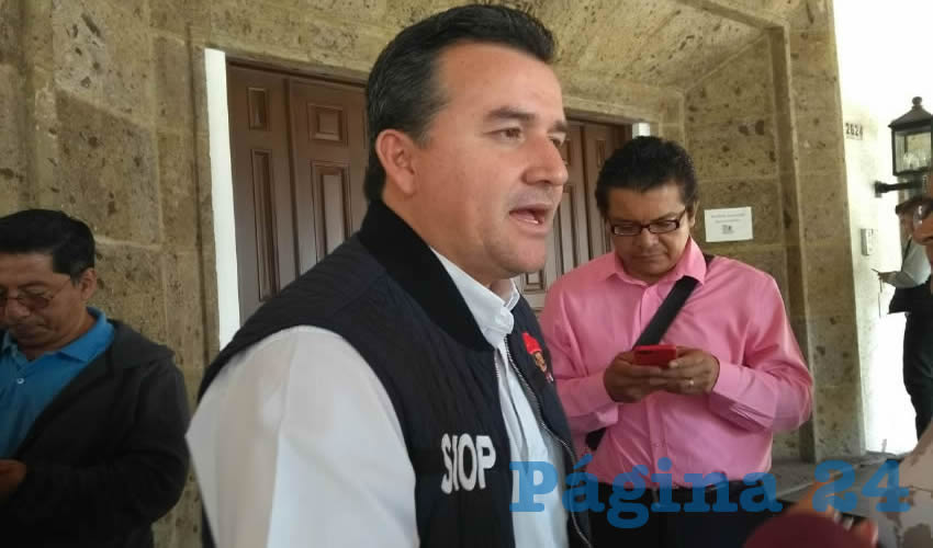 Nezahualcóyotl Ornelas, titular de Obra Pública de Jalisco se “congratuló” de que los 358 millones de pesos del fondo metropolitano servirán para “dar continuidad a los proyectos que aprobamos durante tres años”; o sea que supuestamente terminarán lo pendiente en todo ese tiempo/Foto: Francisco Andalón López 