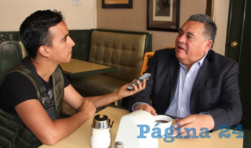 Arturo Ortiz Méndez, dirigente estatal del Partido de la Revolución Democrática (PRD): “Hoy se les está desbordando el tema, y todas las explicaciones que dé el gobierno, son chabacanas explicaciones, lo que se necesitan son resultados”. (Foto: Rocío Castro Alvarado)