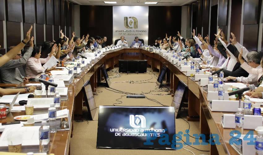 El Consejo Universitario aprobó la propuesta del rector para otorgar esta distinción