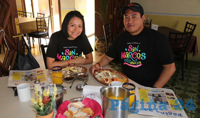 En Los Antojitos de Carranza almorzaron Mar&iacute;a Luisa Alvarado Fern&aacute;ndez y David L&oacute;pez Contreras