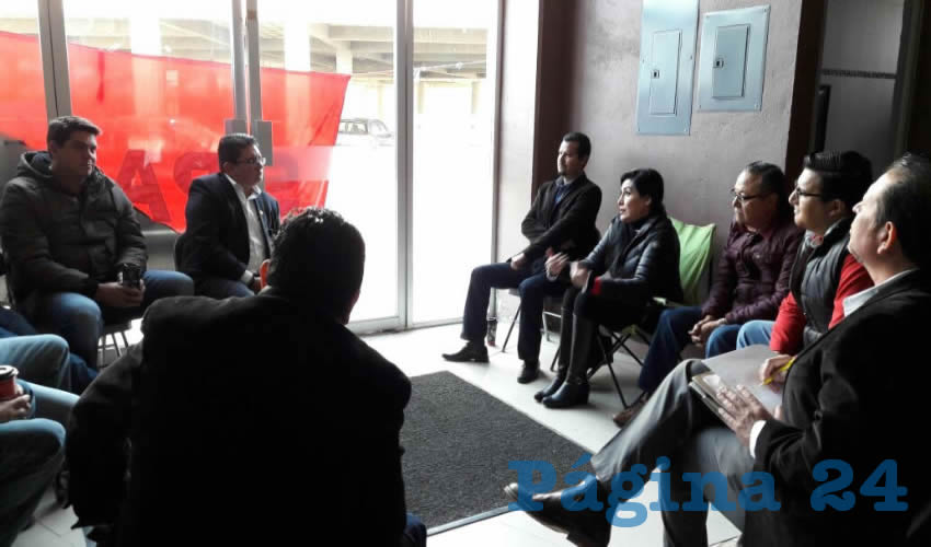 Rubén Ibarra Reyes, secretario general de la UAZ fue quien atendió a los paristas, para comprometerse a cumplir con las exigencias que los llevaron a esta manifestación. (Foto: Merari Martínez Castro)