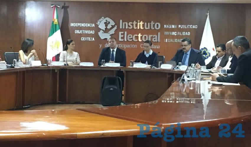El miedo no anda en burro… El presidente del instituto electoral de Jalisco, Guillermo Alcaraz, informó que sólo dos de los candidatos a un cargo de elección popular en Jalisco han pedido incrementar su seguridad personal –a costa del erario–: los emecistas Enrique Alfaro y María Limón/Foto: Francisco Andalón López