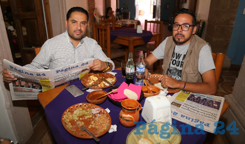 En La Mestiza Almorzaron Emanuelle Sánchez Nájera, expresidente estatal del PRD; y Alan Palafox Porter