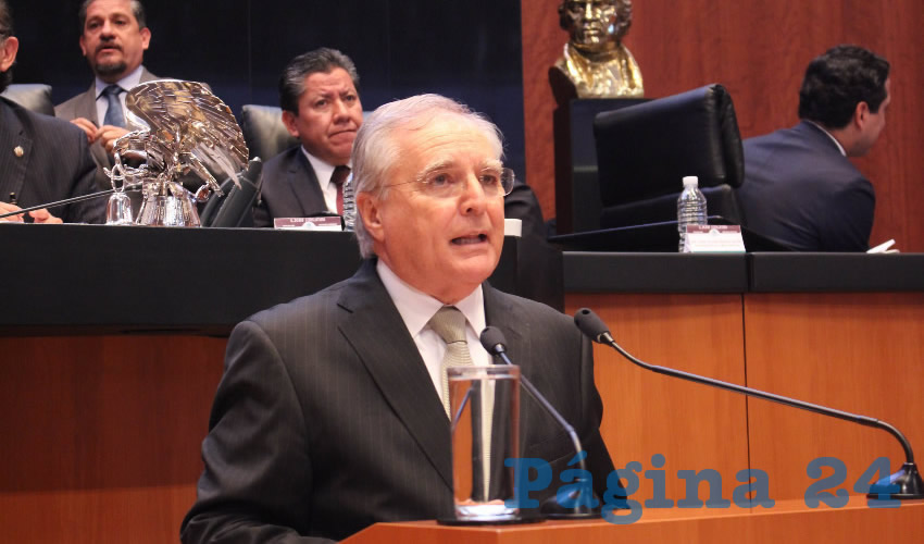 Miguel Romo Medina, senador de la República
