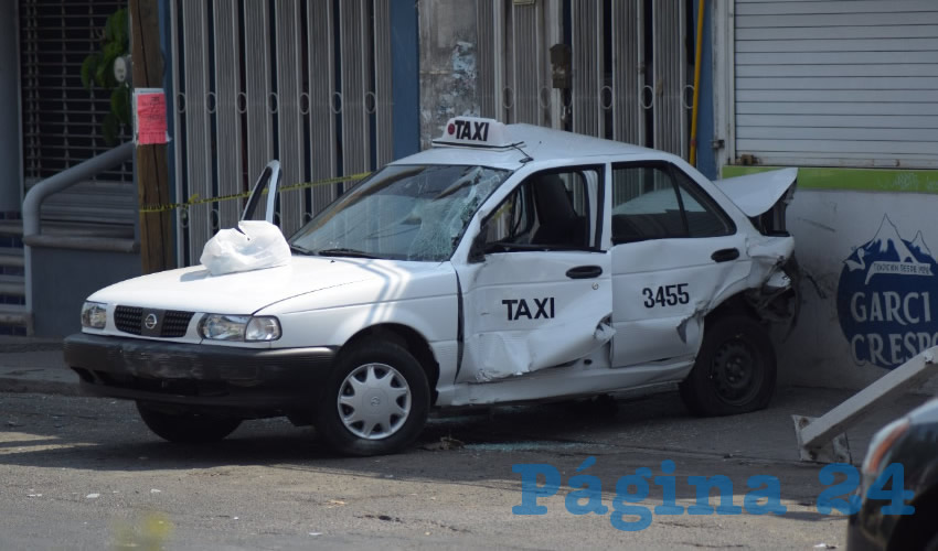 El taxi, al ser embestido por el otro vehículo, arrolló a la mujer