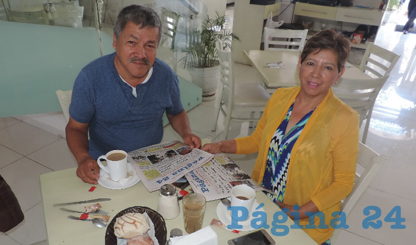 En el restaurante Del Centro, compartieron el pan y la sal Pedro Renter&iacute;a Cruz y Juana Mar&iacute;a Leos Z&uacute;&ntilde;iga, visitantes de Saltillo, Coahuila