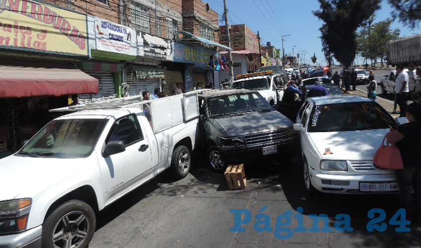 El aparatoso accidente ocurrió en la lateral de avenida Siglo XXI, en el fraccionamiento Solidaridad II