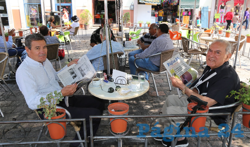 En Caf&eacute; Catedral departieron Jos&eacute; Luis D&aacute;vila Dur&aacute;n y V&iacute;ctor Leopoldo Madrigal Flores, empresarios