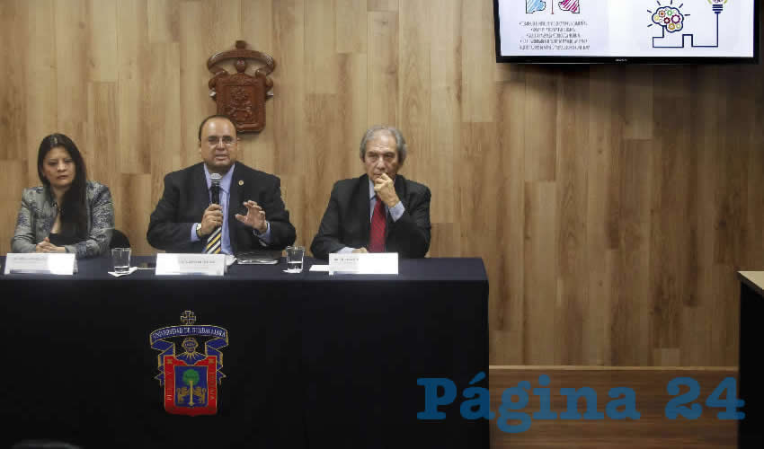 Blas Sergio Jasso, presidente del Colegio de Psicólogos y académico de la UdeG, llamó a los candidatos a asistir a asesorías psicológicas, a que se sometan a pruebas básicas y asistan a cursos de resolución y manejo de conflictos, con el fin de que sean congruentes en su retórica y acciones/Foto: Cortesía 