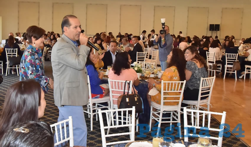 El gobernador del Estado y la presidenta del DIF Estatal se reunieron con madres trabajadoras