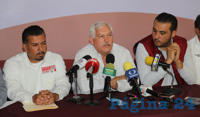 Conferencia de prensa en Morena (Foto: Eddylberto Luévano Santillán)