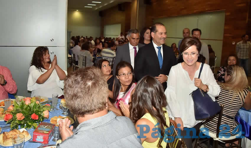 Con motivo de las festividades del Día del Maestro, el gobernador del Estado Martín Orozco Sandoval, se reunió con cerca de 900 profesores