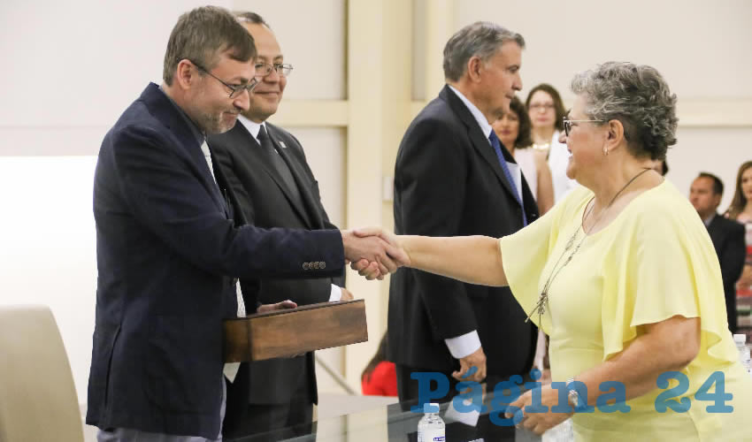 El rector de la UAA, Francisco Javier Avelar González, exhortó al cuerpo académico a que continúe honrando su vocación como hasta ahora.