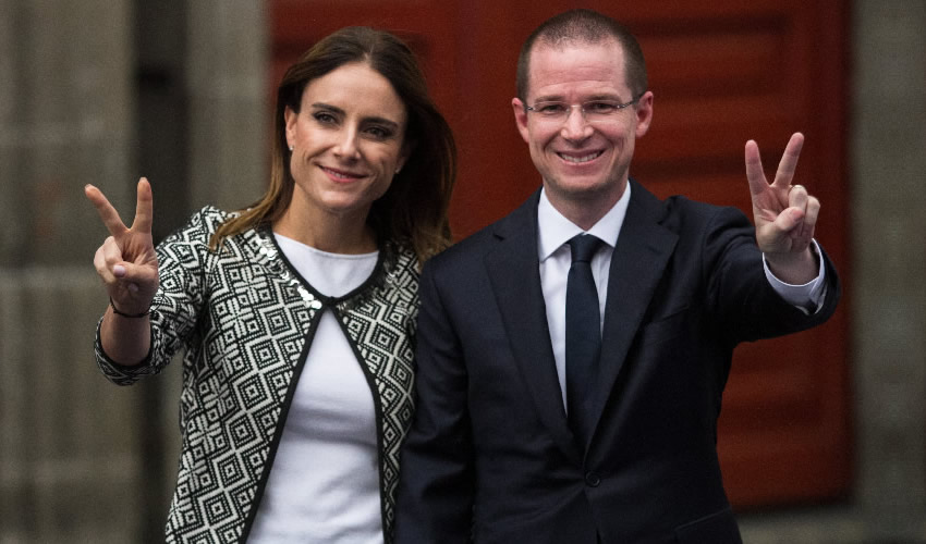Ricardo Anaya (derecha) y su esposa Carolina Mart&iacute;nez (Foto: Archivo/ Mois&eacute;s Pablo/ Cuartoscuro)