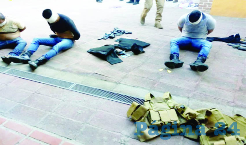 Tras el ataque se registraron varias balaceras entre fuerzas del orden y gatilleros, que culminaron en la captura de seis criminales fuertemente armados, quienes vestían prendas tipo militar 