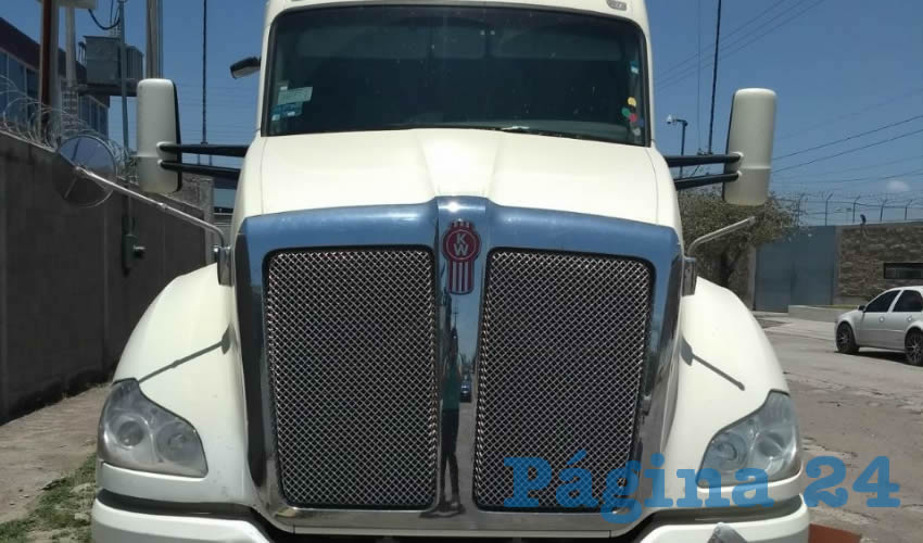 El tráiler cisterna que conducía el ahora detenido
