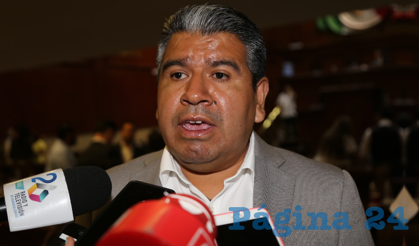 Mois&eacute;s de Luna Mart&iacute;nez, legislador local: Si tenemos buena familia, vamos a tener buenos pol&iacute;ticos, buenos empresarios, porque el tema de la seguridad p&uacute;blica no es exclusivo del Gobierno (Foto: Eddylberto Lu&eacute;vano Santill&aacute;n)