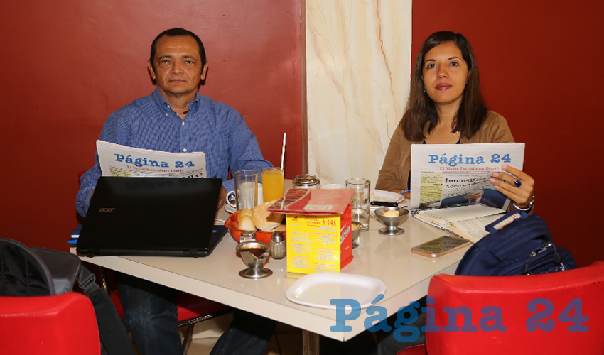 En el restaurante Mitla desayunaron Mario Rivero C&aacute;ceres, presidente de Coscac; y Patricia Quiroz Rangel, directora de Asocea