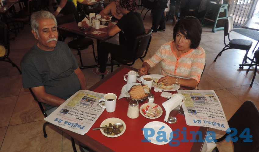 Juan Manuel Ram&iacute;rez L&oacute;pez y Mar&iacute;a Concepci&oacute;n Mu&ntilde;iz Gonz&aacute;lez almorzaron en el restaurante Las Antorchas
