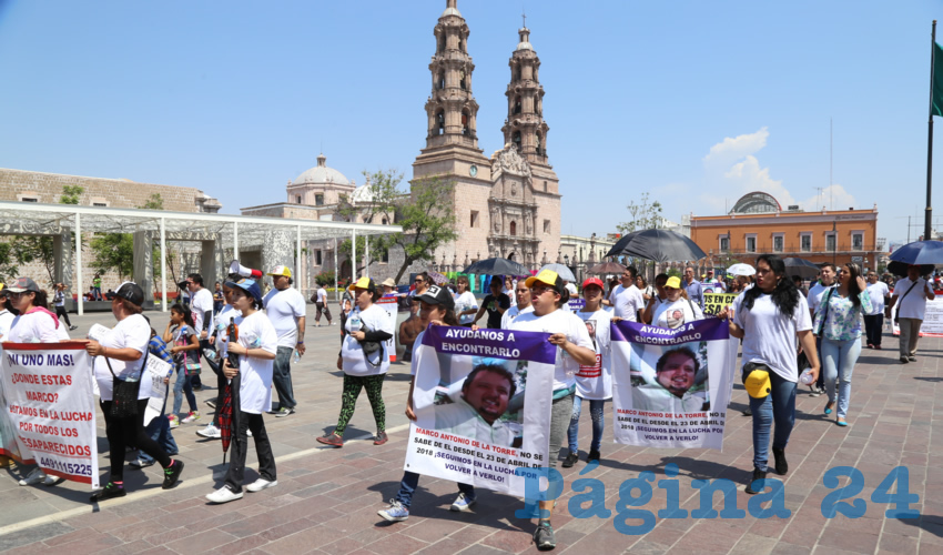 Madres e hijos exigieron en la marcha a las autoridades tomar cartas en el asunto de los desaparecidos
