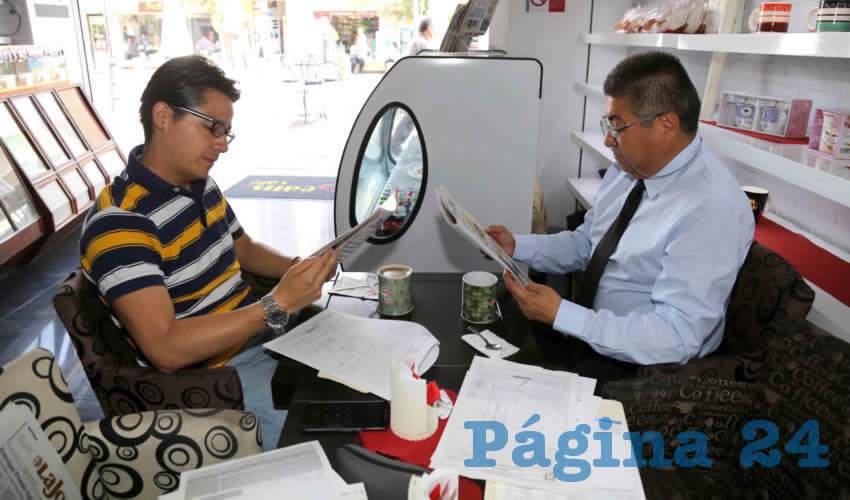 En Caf&eacute; San Marcos departieron Jos&eacute; Luis Oliva Bernal y Rodolfo Quiroz V&aacute;zquez