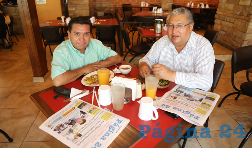 En Las Antorchas almorzaron Antonio Mart&iacute;nez Altamira y Jos&eacute; Luis Briones Brice&ntilde;o, delegado estatal en la Secci&oacute;n uno del SNTE