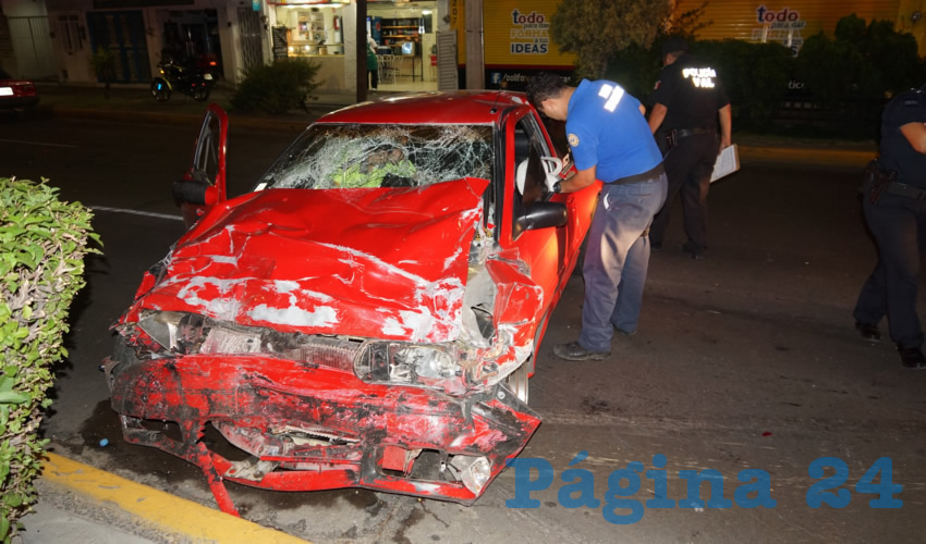 El ebrio Luis Humberto de Luna manejaba el vehículo Nissan Tsuro rojo, que se estampó contra la unidad Volkswagen Gol, que guiaba Carlos Gabriel Sifuentes Castañeda