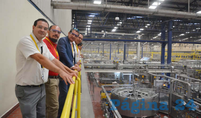 Directivos y docentes de la UPA realizaron una visita industrial a Grupo Modelo, que se encuentra ubicado en Calera Zacate
