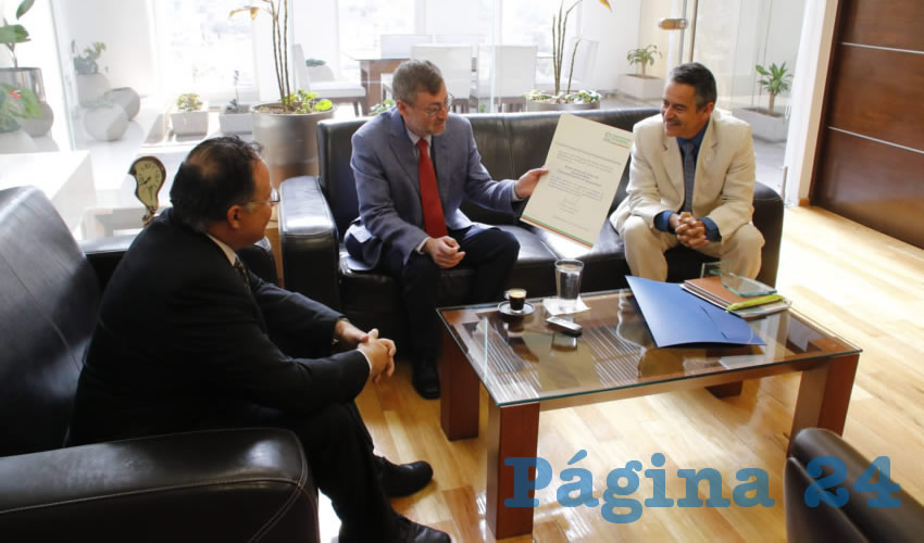 El rector señaló que la siguiente meta es lograr que el plantel Oriente del Centro de Educación Media ascienda al nivel II del Padrón de Buena Calidad