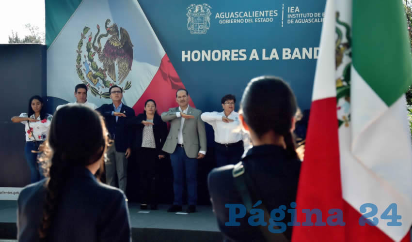 El gobernador Mart&iacute;n Orozco Sandoval, presidi&oacute; la ceremonia de Honores a la Bandera en la escuela primaria Aquiles Serd&aacute;n